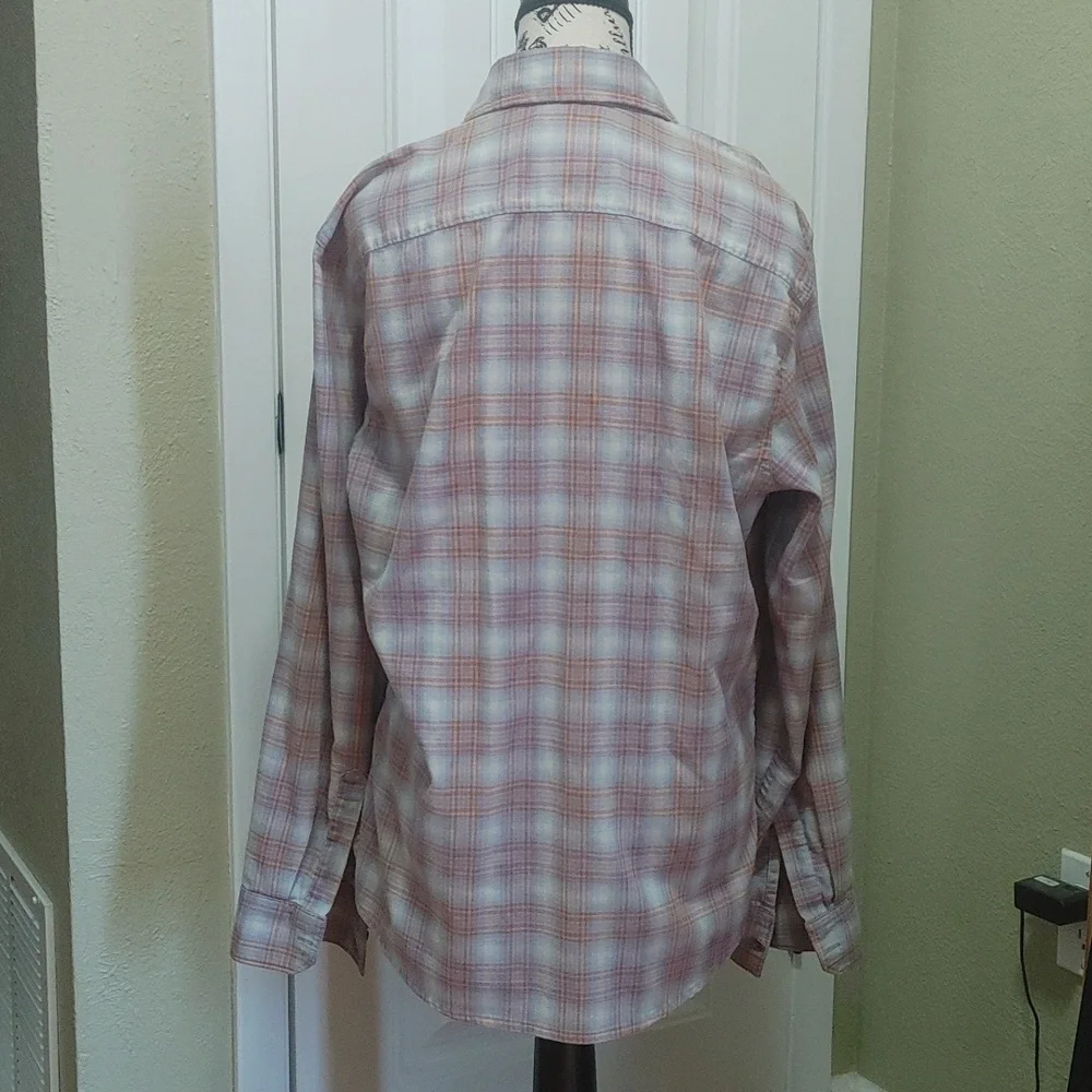 Men's Wrangler Button Up - Picture 2 of 4